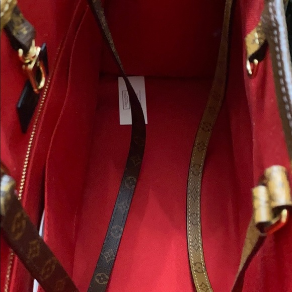 Louis Vuitton Onthego Reverse Monogram - Pre-Fall Edition with Monogram Straps - Picture 9 of 13